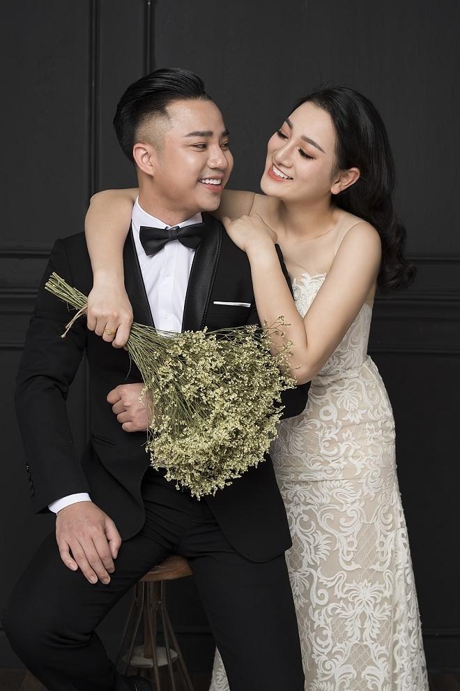 Con trai 2 tháng tuổi của Hữu Công gây bão với biểu cảm cưng muốn xỉu-1