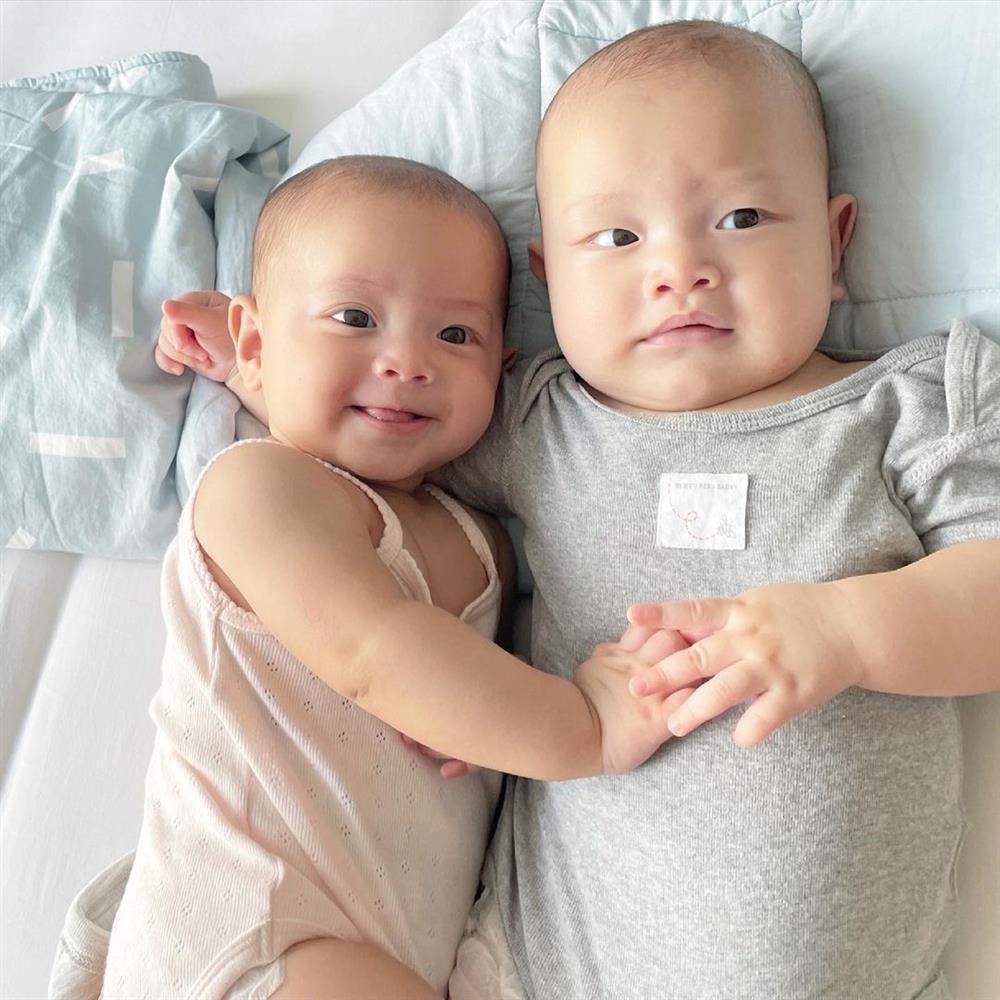 Hồ Ngọc Hà công khai ảnh ái nữ Lisa lúc mới sinh-8