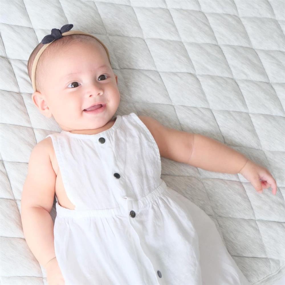 Hồ Ngọc Hà công khai ảnh ái nữ Lisa lúc mới sinh-9