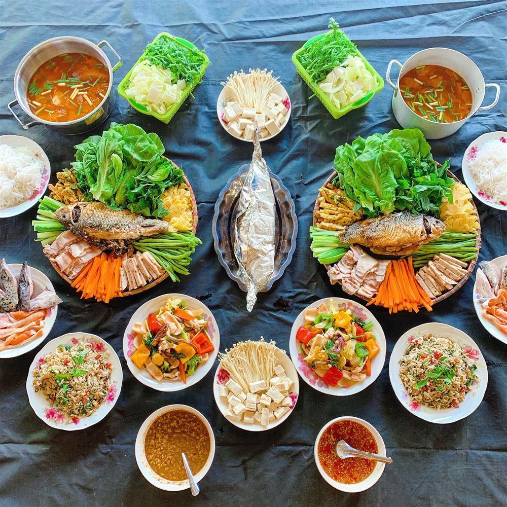 9X làm ca đêm vẫn đi chợ sớm chuẩn bị mâm cơm cuối tuần như tiệc-6