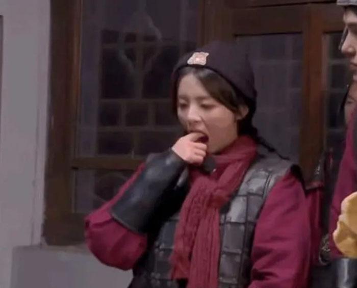 Loạt hành động vô duyên hết chỗ nói của Dương Siêu Việt-4