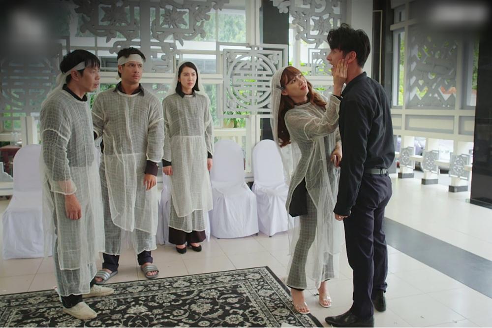 Cây Táo Nở Hoa tập 3: Trương Thế Vinh bị máy bay dụ dỗ giữa lúc tang gia-2