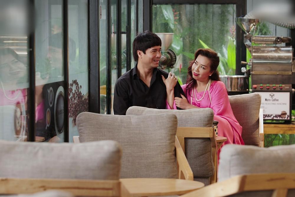 Cây Táo Nở Hoa tập 3: Trương Thế Vinh bị máy bay dụ dỗ giữa lúc tang gia-9