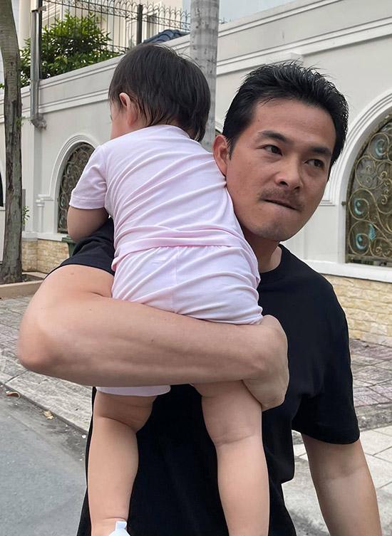 Quách Ngọc Ngoan nói gà, Phượng Chanel nói vịt về tuổi con chung!-4