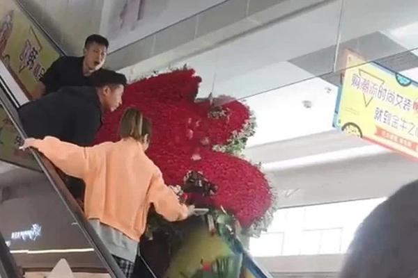 Sau 3 năm ly hôn nghe được tin vợ cũ tái hôn, người đàn ông nổi khùng-3