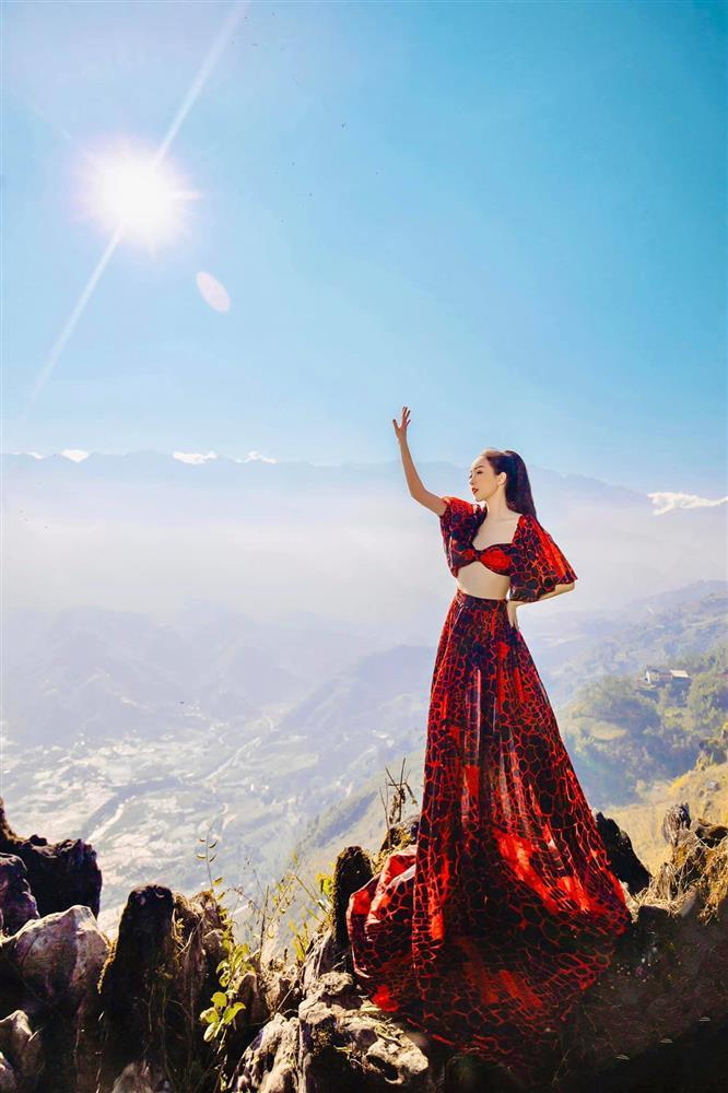 Cô gái bỗng hóa nữ thần giữa núi rừng Sapa trong tiết trời 10 độ C-4