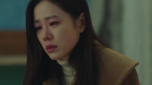 Xúc động vì mẹ chồng lau nhà sạch sẽ lúc con dâu mang thai nhưng sự thật lại khác-1