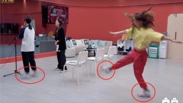 Vụ tẩy chay thương hiệu phương Tây: Truyền hình Trung Quốc xóa hết logo-6