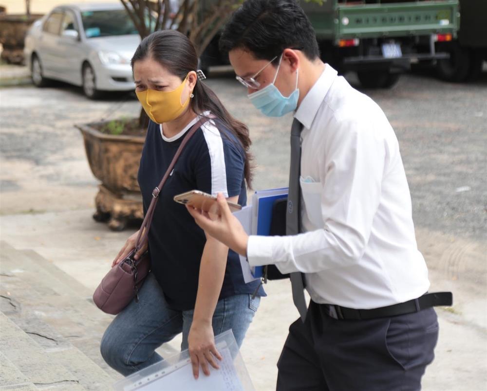 Hoãn xét xử vụ tài xế Mercedes tông nữ tiếp viên thương tật 79%-5