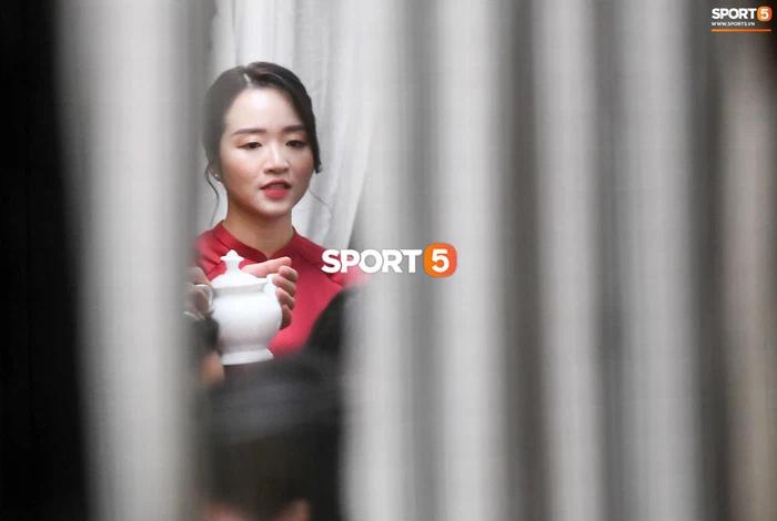 Ảnh hiếm lễ ăn hỏi Xuân Trường: Cô dâu lộ diện, nhan sắc gây chú ý-3