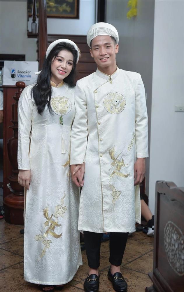 Cô dâu Xuân Trường diện áo dài đỏ, độ lồng lộn thua xa vợ Duy Mạnh-9