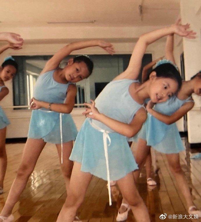 Ảnh ngày bé hé lộ nhan sắc thật của Triệu Lộ Tư-1