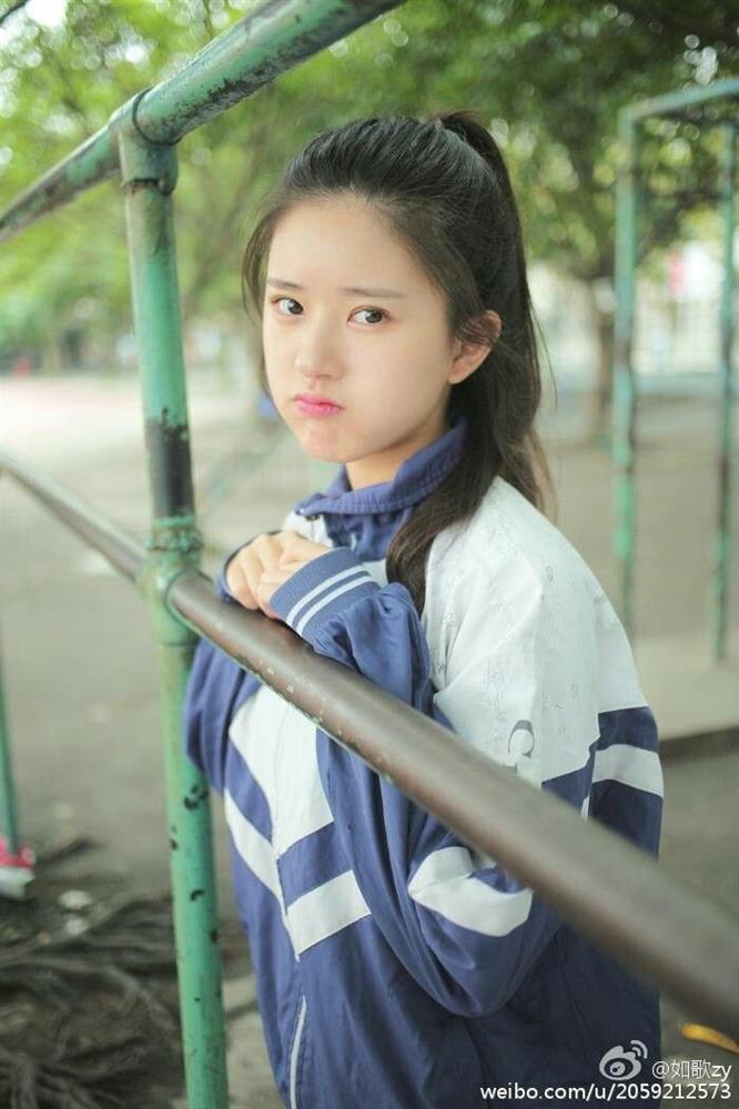 Ảnh ngày bé hé lộ nhan sắc thật của Triệu Lộ Tư-7