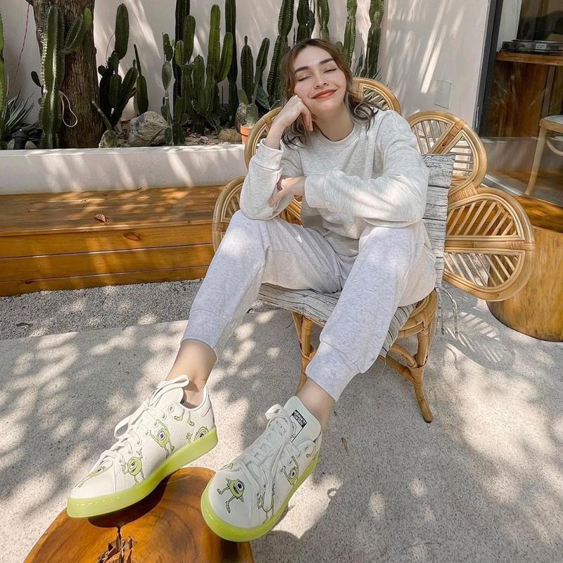 Lăng-xê trang phục họa tiết, Thúy Vi - Quỳnh Anh Shyn hai phong cách đối lập-8