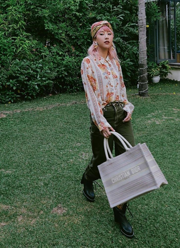 Lăng-xê trang phục họa tiết, Thúy Vi - Quỳnh Anh Shyn hai phong cách đối lập-6