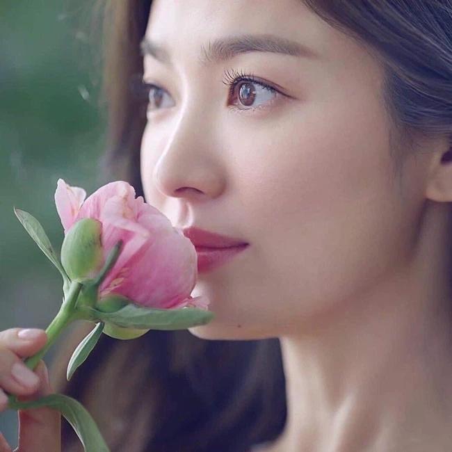 Song Hye Kyo có động thái bất ngờ, fan nghi ngờ có liên quan tới Song Joong Ki?-1