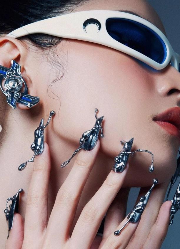 Chi Pu và ekip bị tố ăn cắp chất xám vì copy nguyên xi mẫu nail độc lạ-2