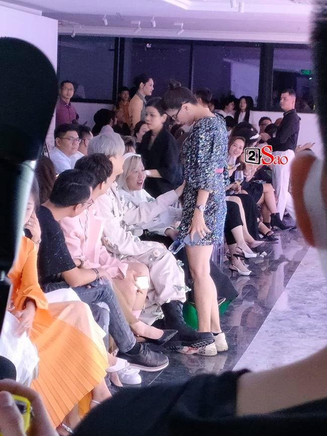 Đồng nghiệp rủ nhau khám bụng Trang Trần giữa sự kiện-2