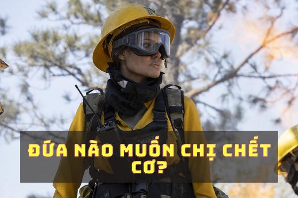 Angelina Jolie giờ là nữ cứu hỏa có làn môi gợi cảm