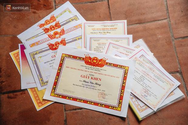 Xúc động gia cảnh nam sinh vào đội tuyển học sinh giỏi Quốc gia-11