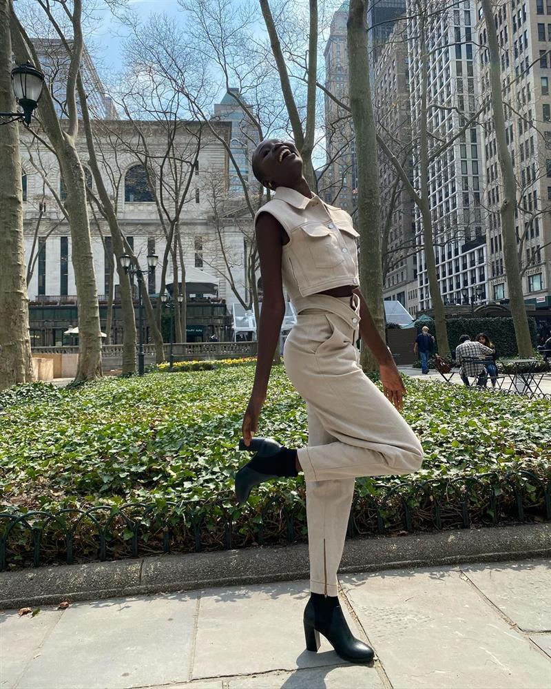 Đối thủ nặng ký của Khánh Vân mất điểm ngay lúc khởi hành-7