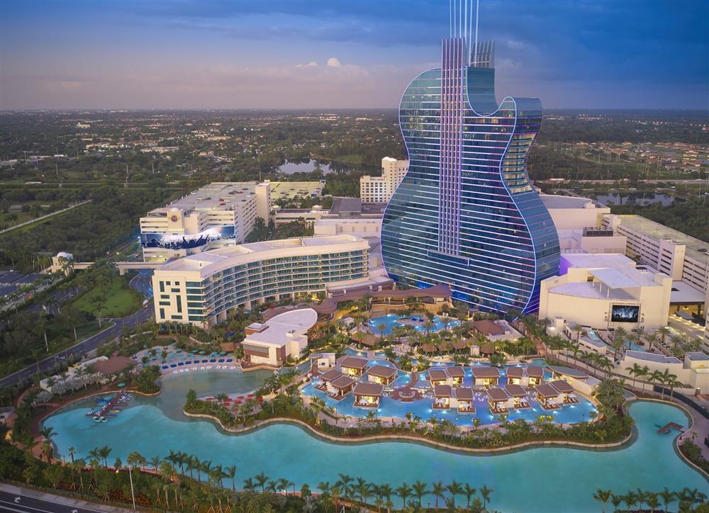 Đối thủ nặng ký của Khánh Vân mất điểm ngay lúc khởi hành-1