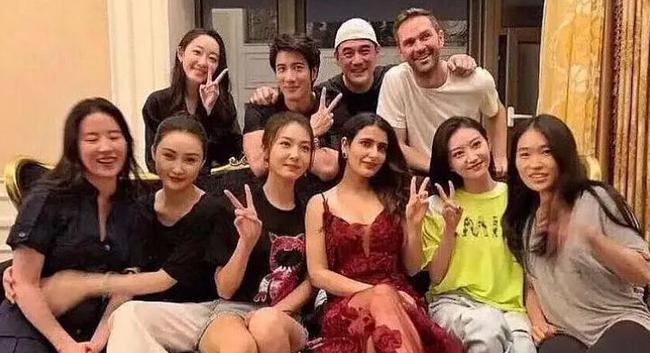 Cảnh Điềm có đủ đẹp để tiễn Lưu Diệc Phi ra rìa?-2