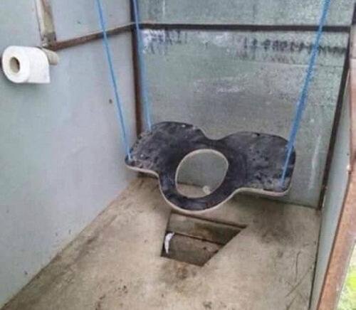 Tuyển tập các kiểu nhà vệ sinh thiết kế chẳng giống ai, đánh đố người sử dụng-4