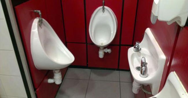 Tuyển tập các kiểu nhà vệ sinh thiết kế chẳng giống ai, đánh đố người sử dụng-10