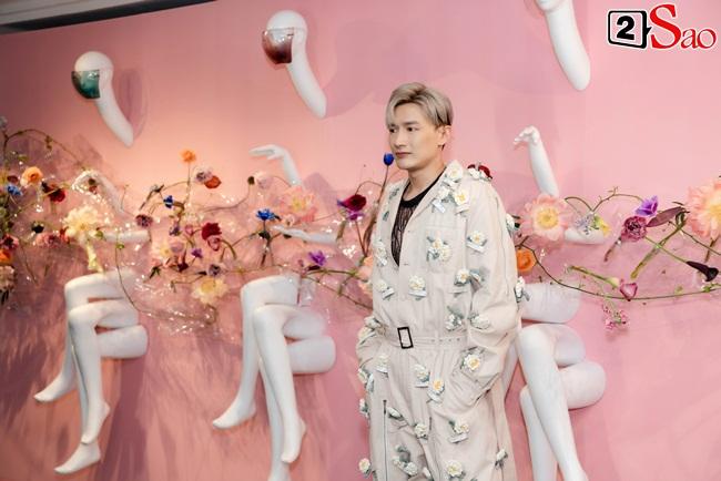 Dược sĩ Tiến đi sự kiện mà lồng lộn hơn cả vedette Võ Hoàng Yến-2