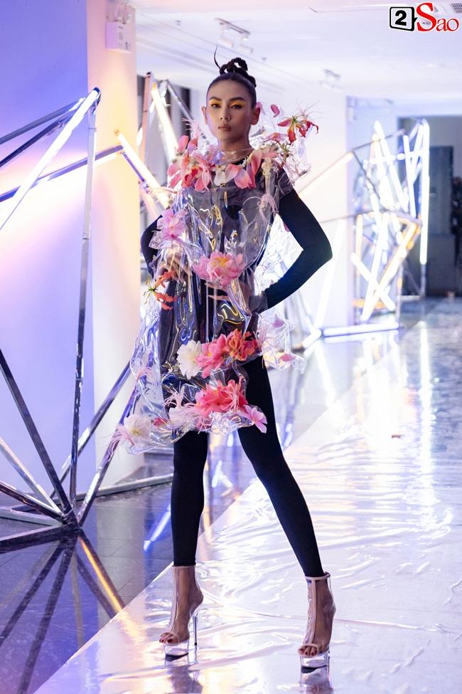 Dược sĩ Tiến đi sự kiện mà lồng lộn hơn cả vedette Võ Hoàng Yến-9