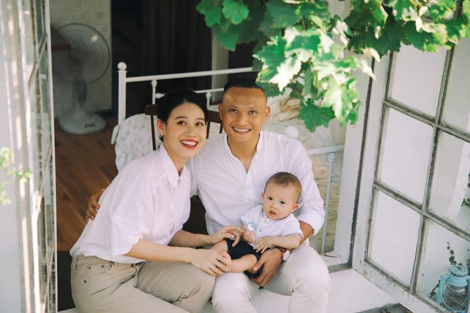 Vợ sắp cưới của Xuân Trường và những nàng WAGs kín tiếng-9