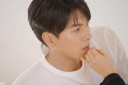 'Ngã gục' với góc mặt nghiêng của Hyun Bin