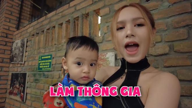 Cô dâu mặc váy 28 tỷ khoe được thưởng 1 khách sạn nếu sinh quý tử-4