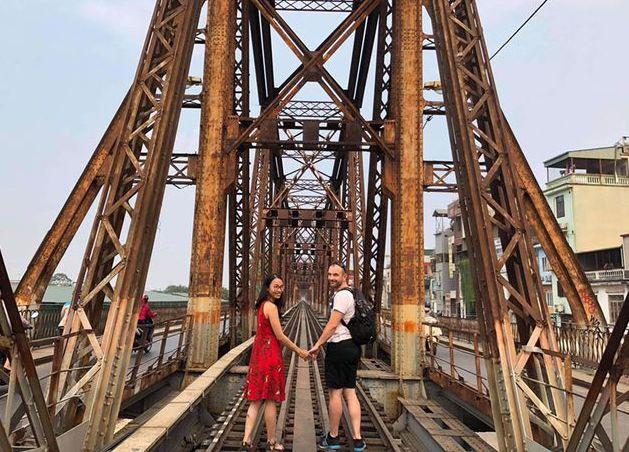 Cô gái Việt và chồng Tây chụp ảnh cưới cổ phục giữa tuyết trắng-2