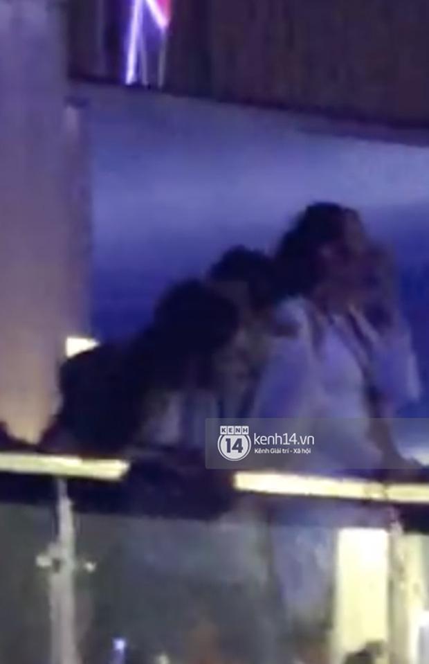 Bắt trọn clip chồng cũ Lệ Quyên ôm hôn tình trẻ Cẩm Đan-1