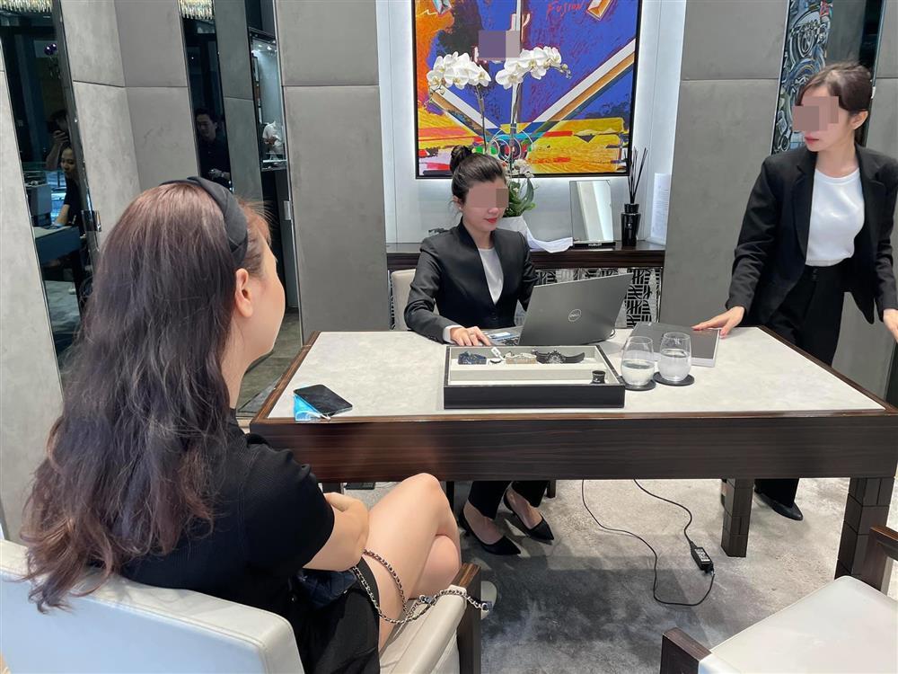 Đàm Thu Trang mua cùng lúc 10 chiếc đồng hồ tặng Cường Đô La-2