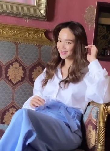 Chỉ thay đổi một chi tiết nhỏ, Minh Hằng nâng tầm phong cách với sơ mi-6