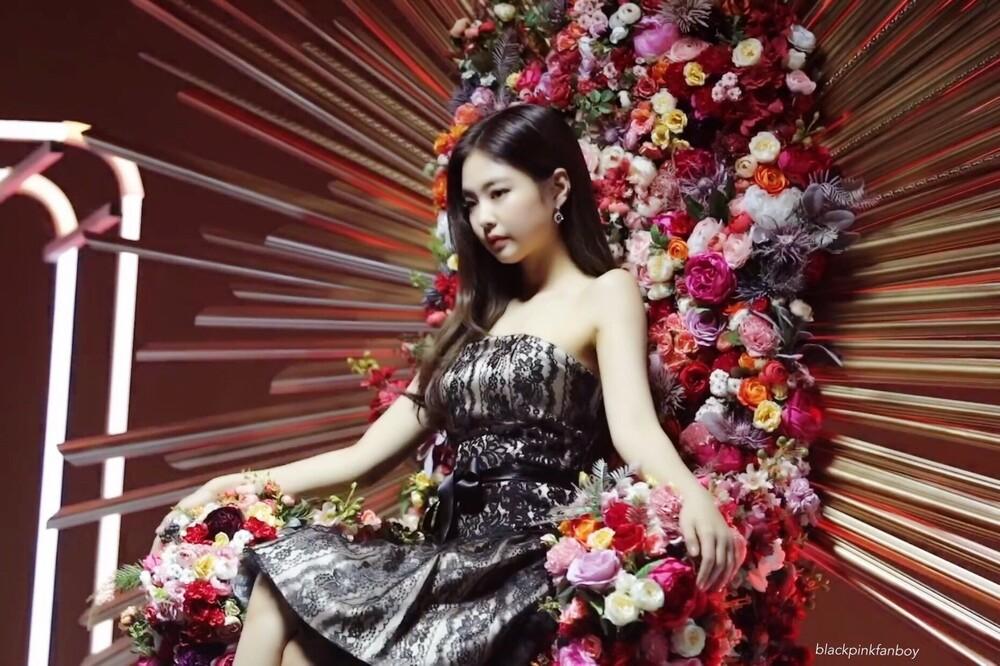 Nghi án đạo nhái tiếp tục gọi tên Chi Pu, lần này đụng hẳn chị đại CL 2NE1-5