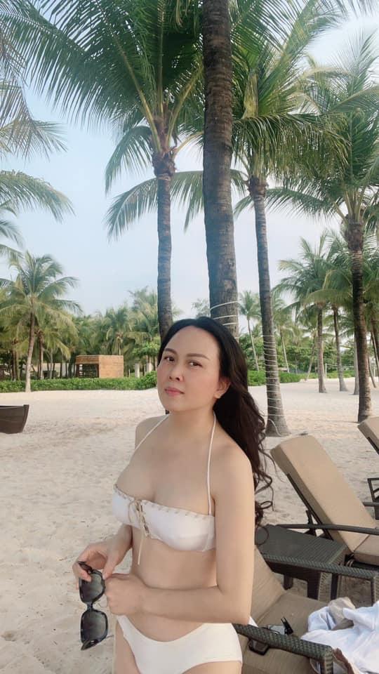 Phượng Chanel khoe vòng 1 bạo liệt sau chia tay Quách Ngọc Ngoan-3