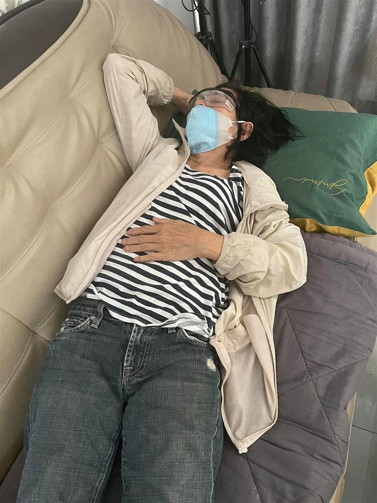 Cát Phượng đăng ảnh mẹ tiều tụy, muốn gánh bệnh thay-1