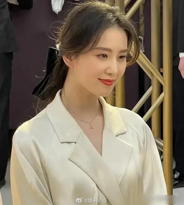 Hình chưa chỉnh sửa của 4 tiểu hoa sau 85: Dương Mịch, Triệu Lệ Dĩnh lép vế-7