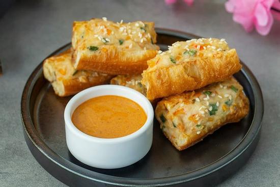 Cách làm quẩy nhồi hải sản bằng nồi chiên không dầu