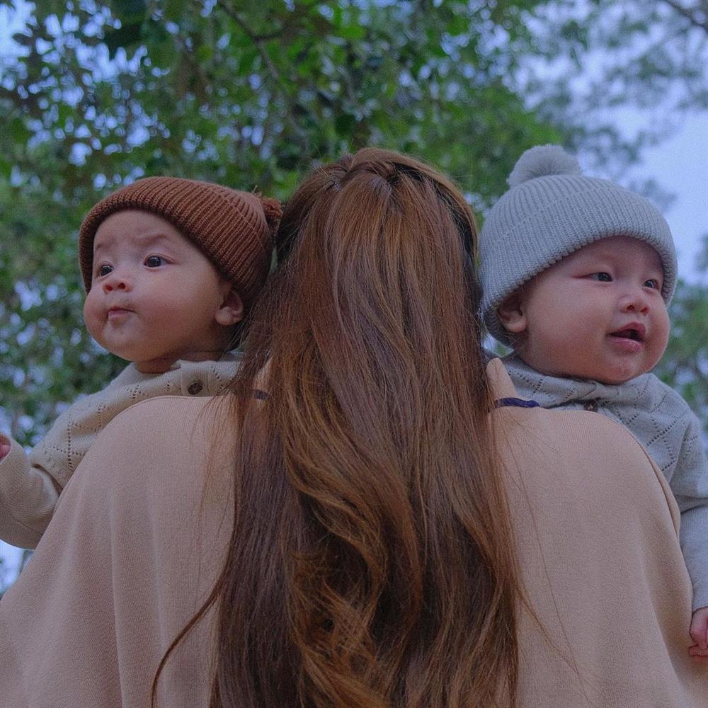 Hồ Ngọc Hà muốn đội quần trên máy bay, lý do từ chính quý tử-5