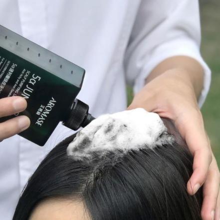 Ghi sổ tay 5 mẹo tuyệt hay để trời nồm nhưng tóc vẫn không hề bết dính-3