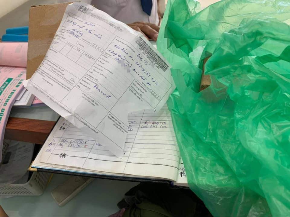 Thanh niên giả shipper không cho khách check hàng, giao cục đá phải trả 500k-2