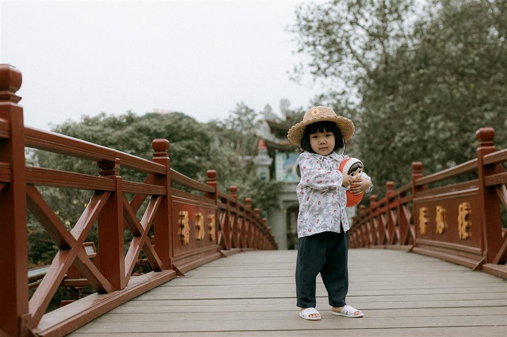 Bộ ảnh Em bé Hà Nội của em bé 3 tuổi khiến nhiều 8x, 9x nhớ tuổi thơ dữ dội-6