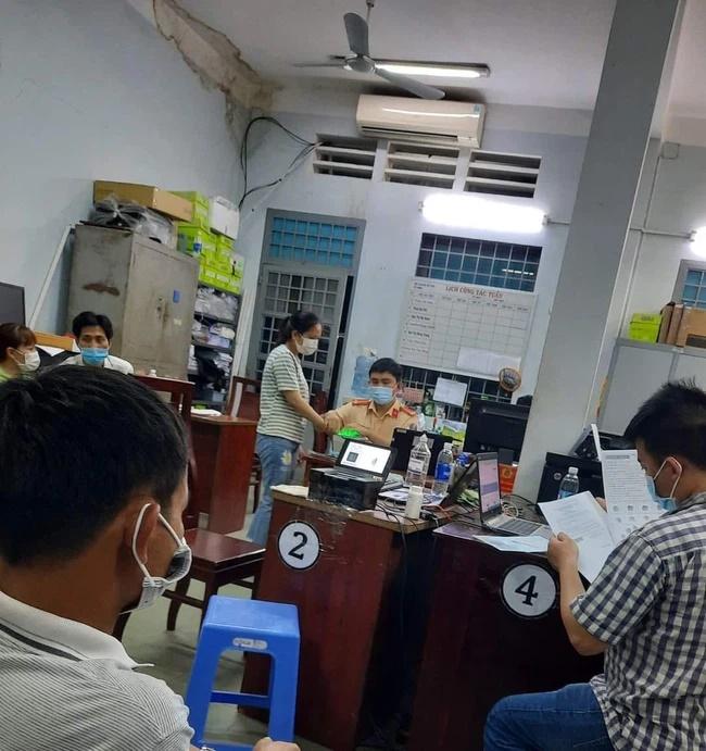 Thanh niên mắc chứng mồ hôi tay kể hành trình làm căn cước như đánh vật-2