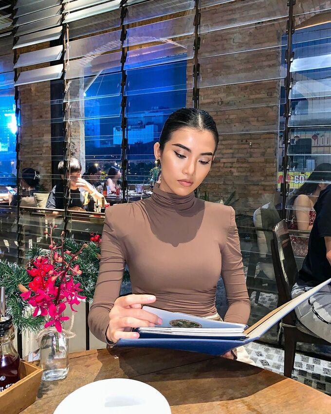 Cổ Ngân bật mí cách tạo hiệu ứng môi dày, căng mọng-1