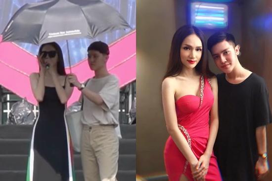 Hương Giang lộ clip hát chênh phô, đặc biệt còn được cầm ô che nắng
